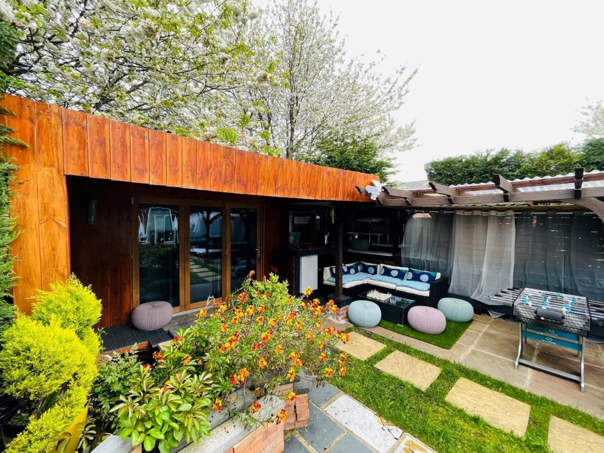 Tropical Style House Near Newcastle City Centre Exterior photo